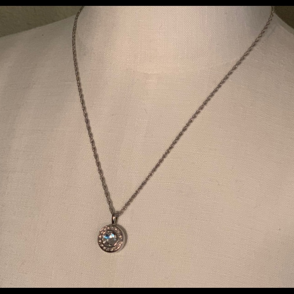 New Swarovski Birthstone Necklace May Emerald - Picture 4 of 6